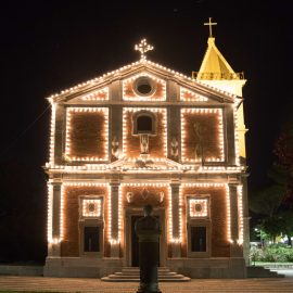 Facciata in notturna